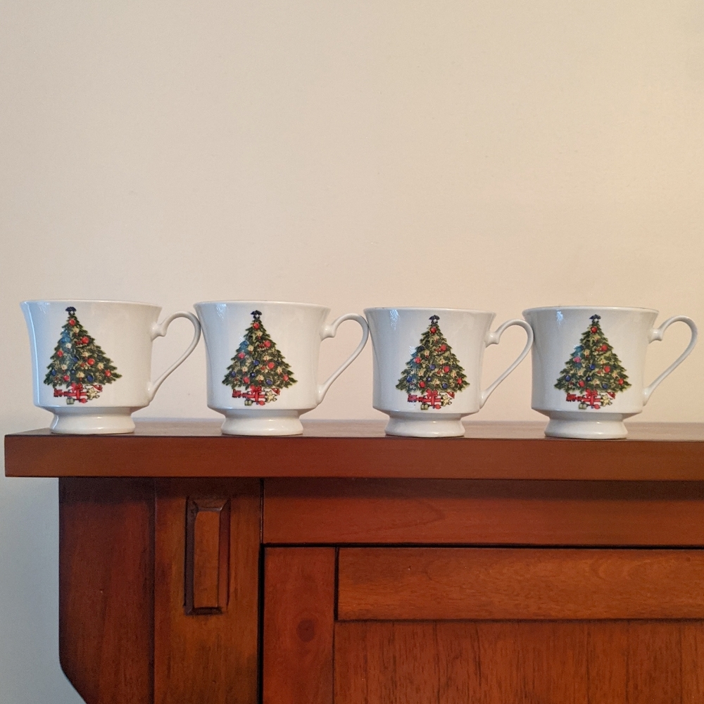 Sea Gull fine china Christmas tree set of 4 mugs